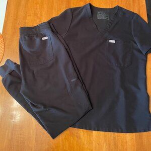 FIGS Black Jogger Scrub Set (Top + Bottom) – Size Small, Minor Tear